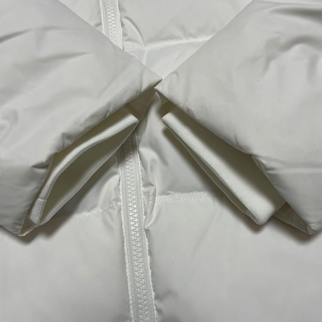 【新品】NATIONAL GEOGRAPHIC ホワイト ダウンジャケット