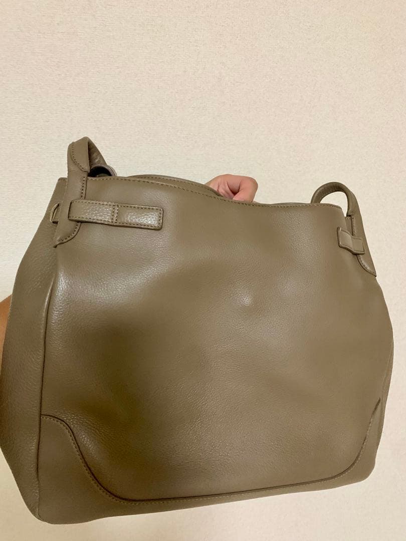 ペッレモルビダ　　ユニセックス　ザ・ロウ好きに