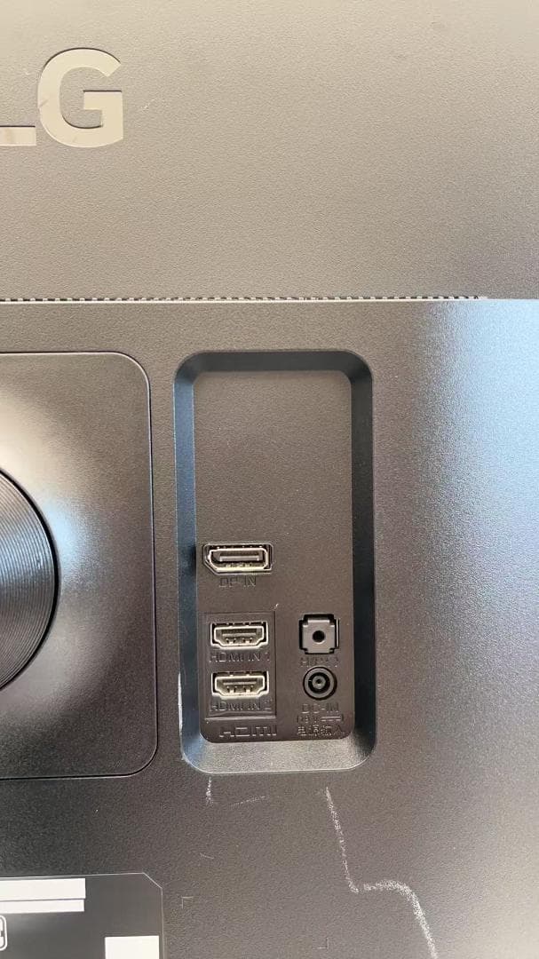 LG 31.5インチ　4Kモニター　32UK550