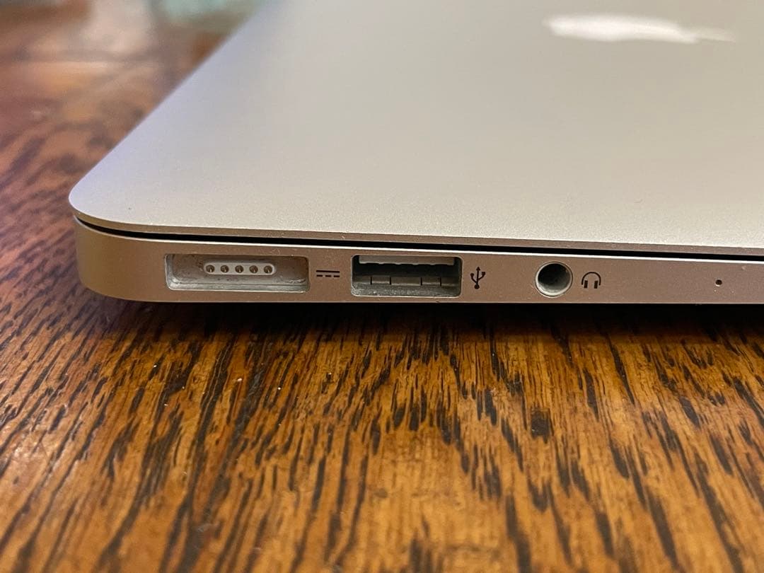 【売り切り】MacBook Air 11インチ Early 2014
