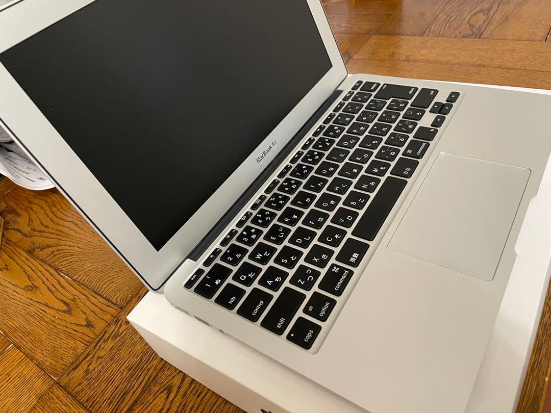 【売り切り】MacBook Air 11インチ Early 2014