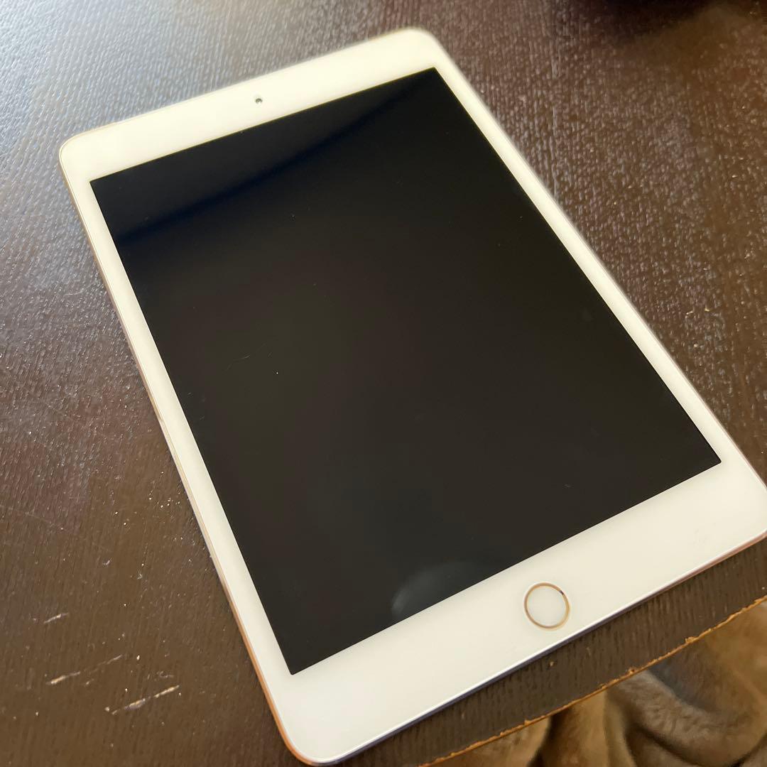 Apple iPad mini 第4世代 7.9インチ シルバー