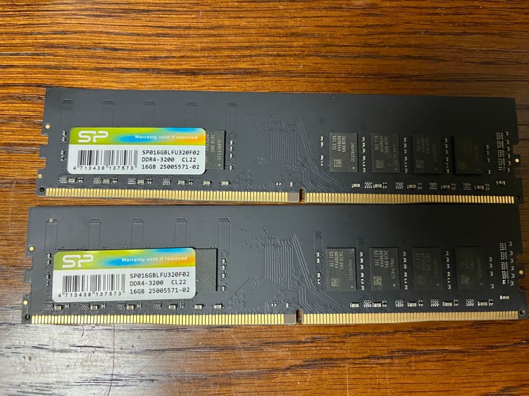 DDR4-3200 16GB メモリ　2枚32GB値段交渉可