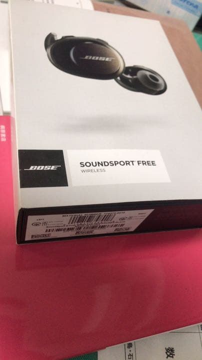 注意　左側のイヤホンは入っていません　BOSE サウンドスポーツ　フリー