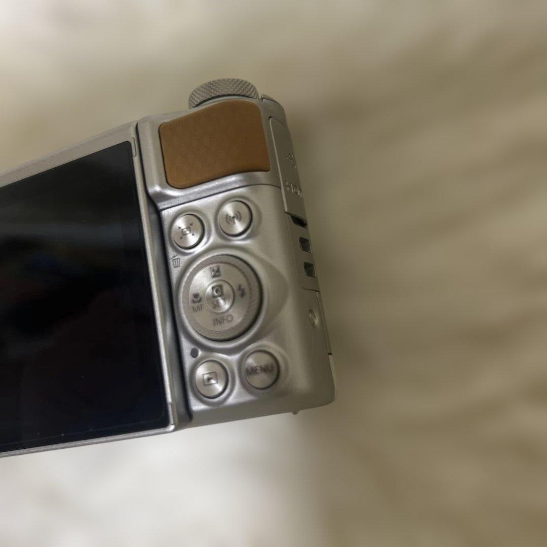 【極美品】Canon PowerShot SX740 HS シルバー　デジカメ