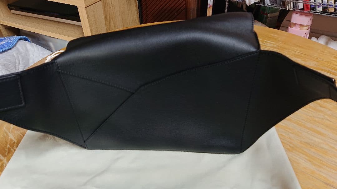 未使用 現行モデル LOEWE ロエベ パズル バムバッグ スモール 黒