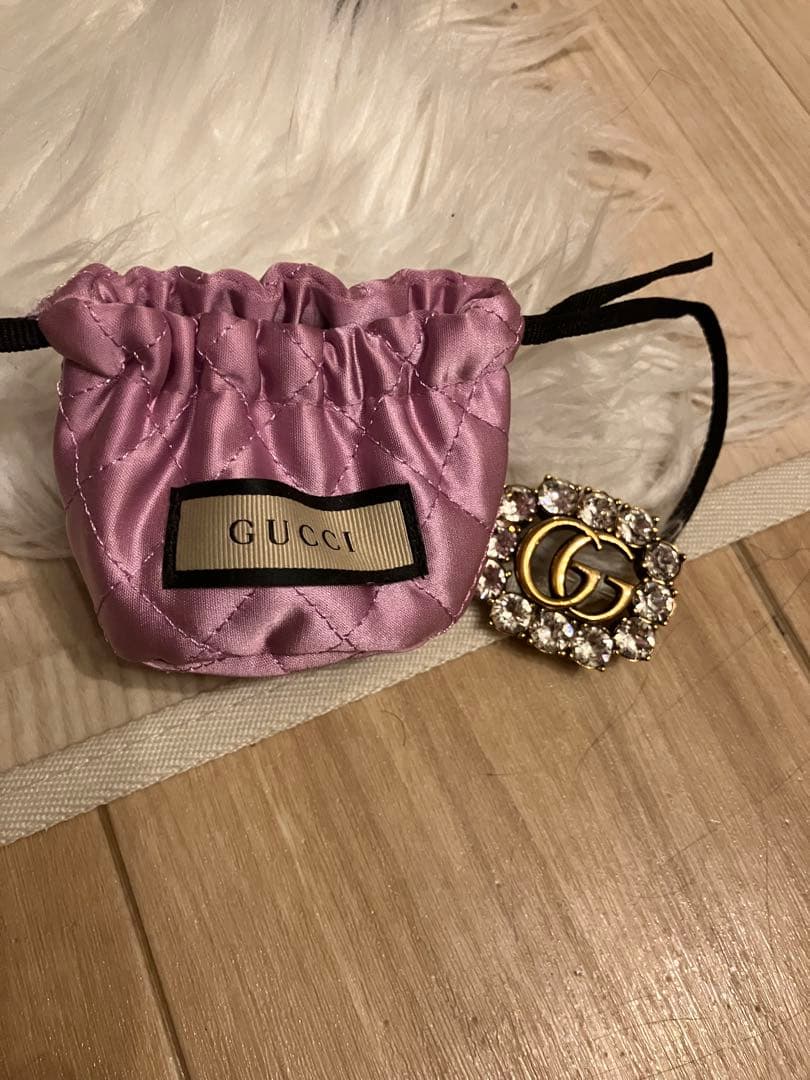 GUCCI GGロゴブローチ⭐︎coco