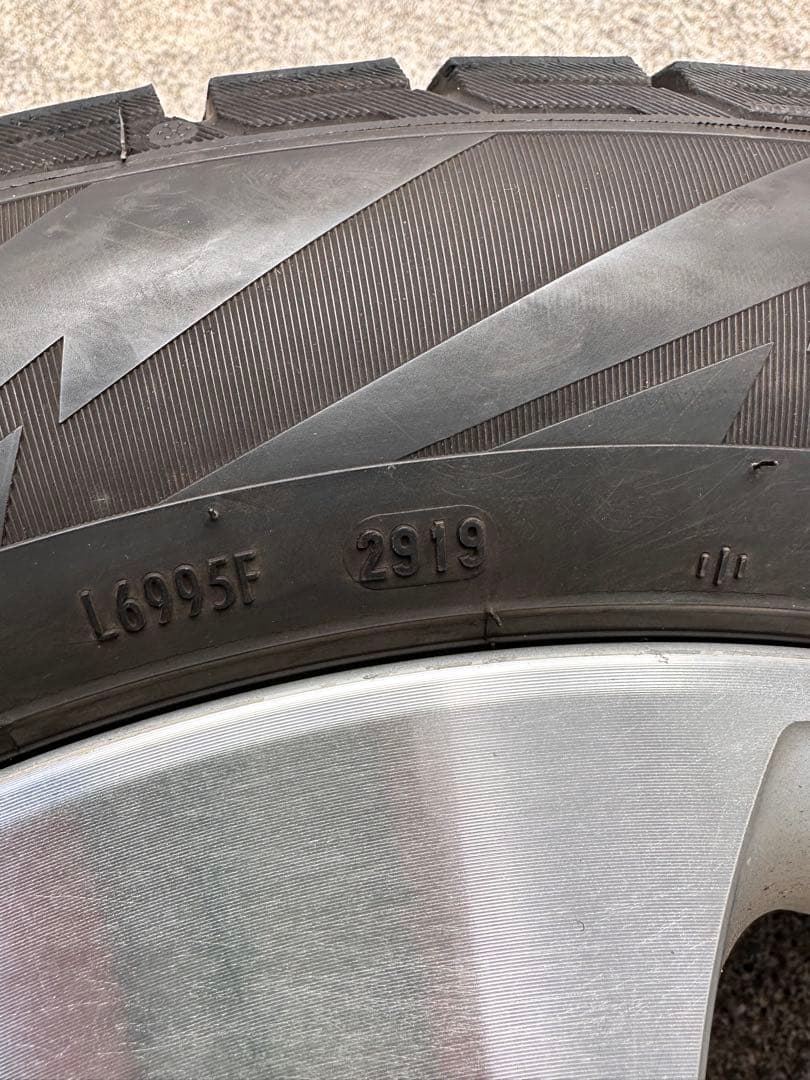 【最終値下げ‼️】アルファード　スタッドレスタイヤ・ホイールセット