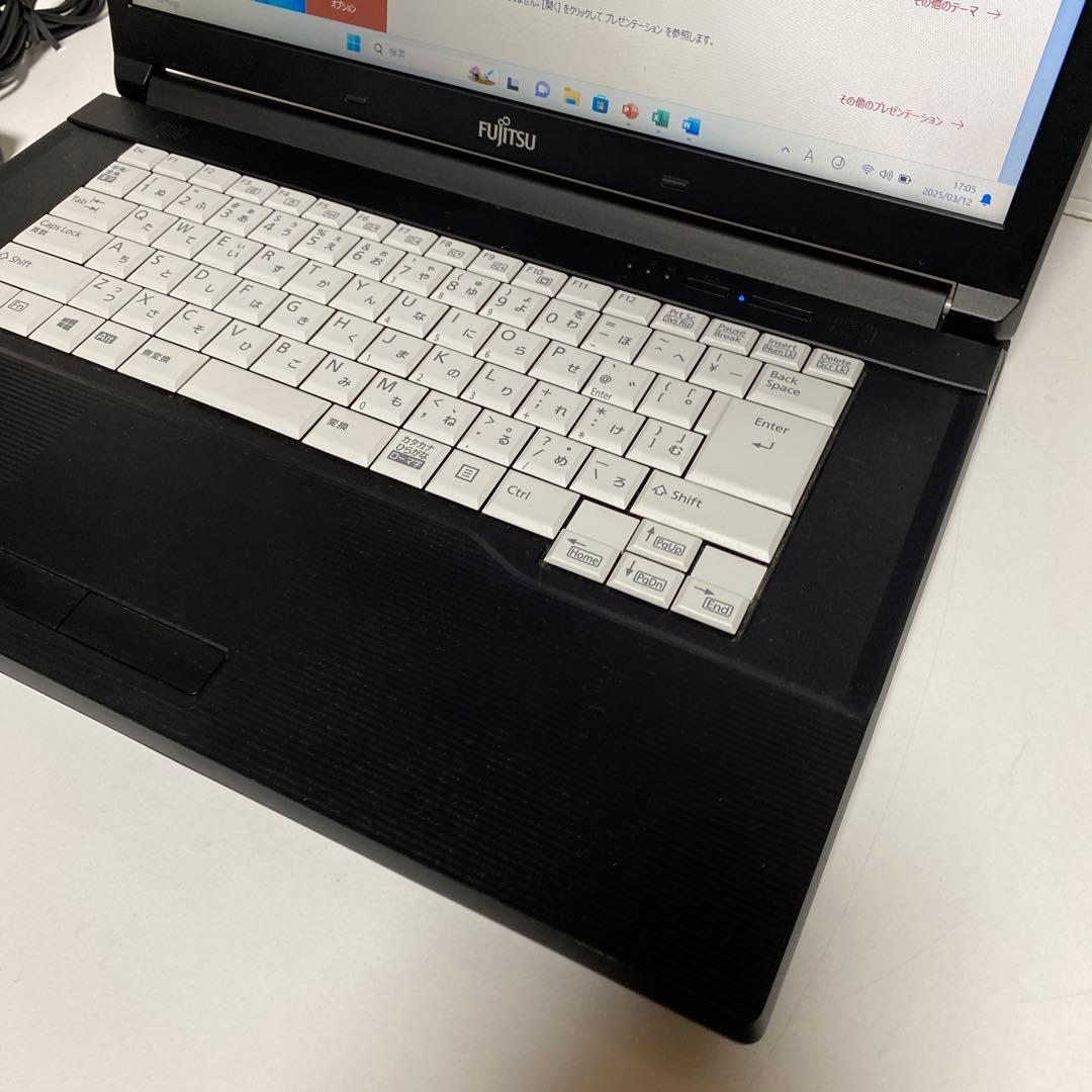 Windows11 オフィス付き　SSD128G メモリ8GB 富士通ノートPC