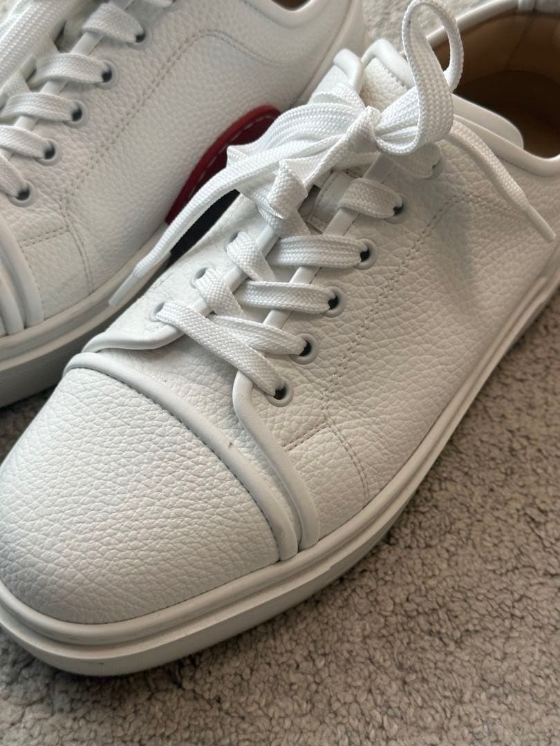 クリスチャン・ルブタン ホワイトスニーカー