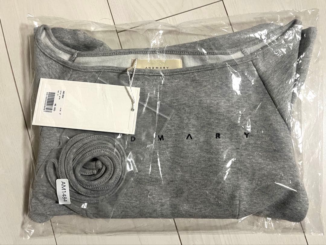 トップス Mary logo choker tops