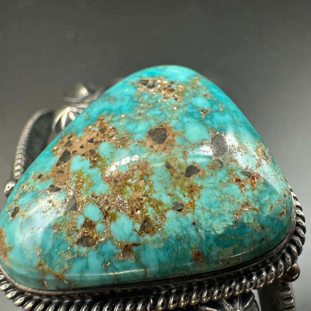 Navajo族 Steve arviso ターコイズ バングル チゼルワーク