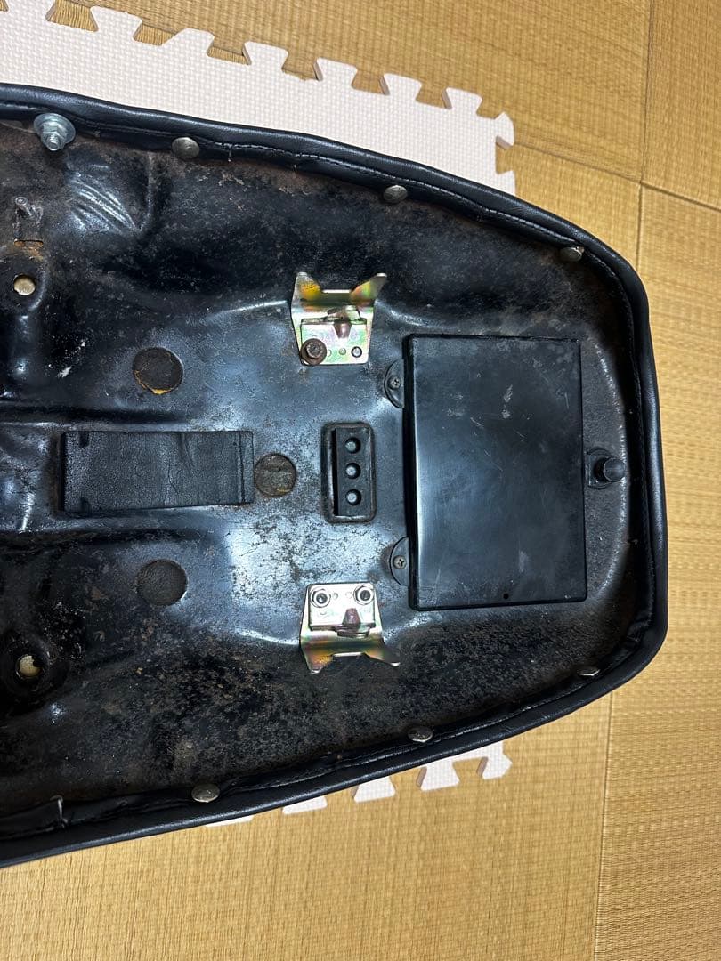 CB400T バブ Hawk Ⅱ チョビ三段シート 美品