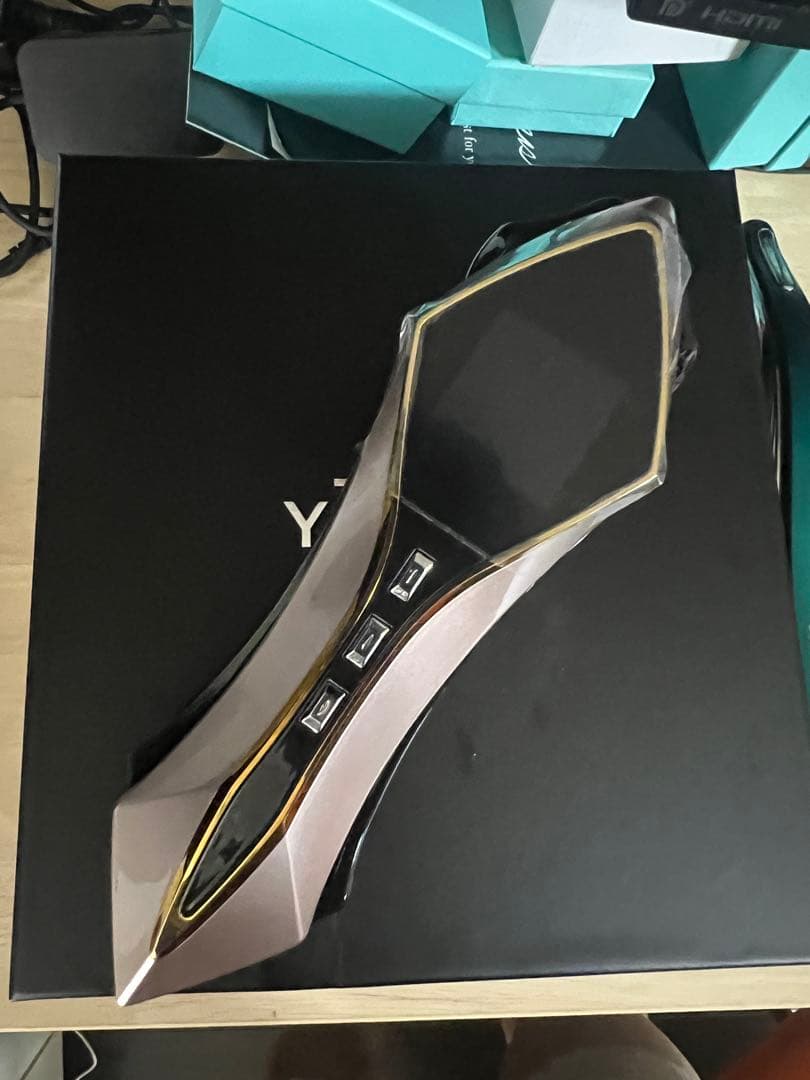 週末セール⭐️美品ARTISTIC&CO Zeus III ゼウス III 美顔器