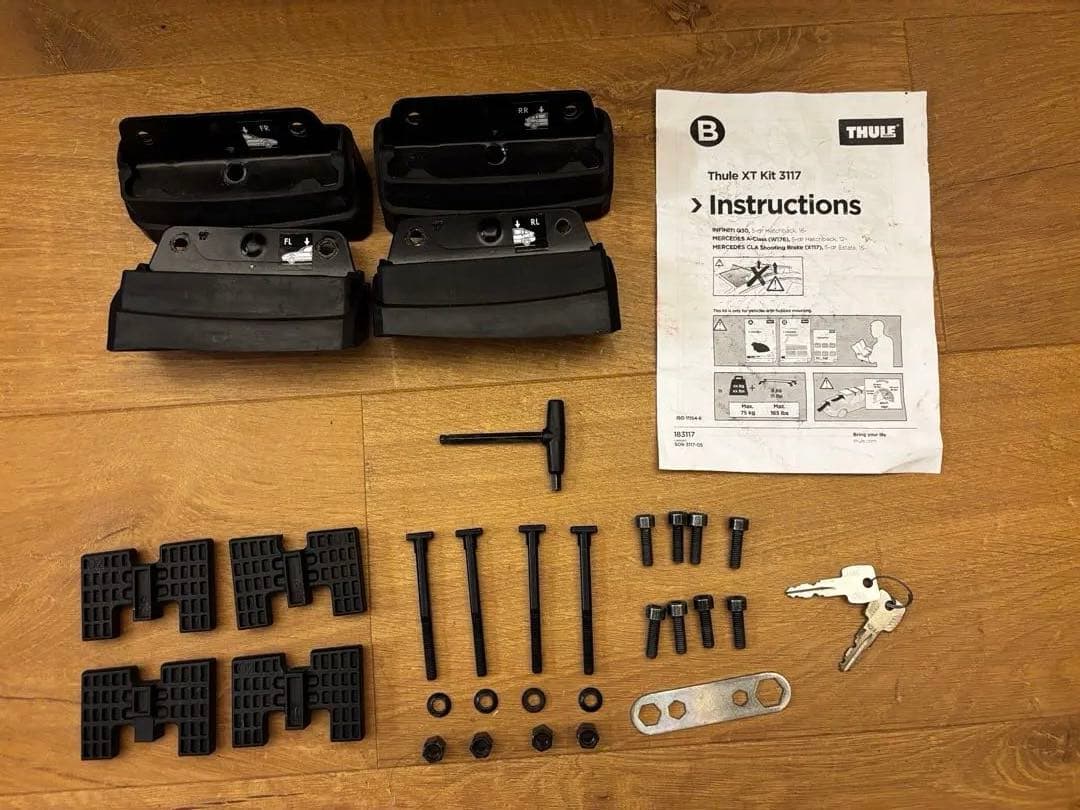 ベンツ　Aクラス　THULEルーフキャリアセット