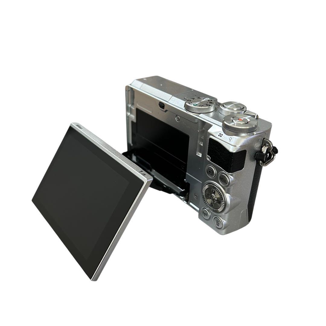 ★ニコン 1 J5★ Nikon 1 J5 シルバー　ボディ