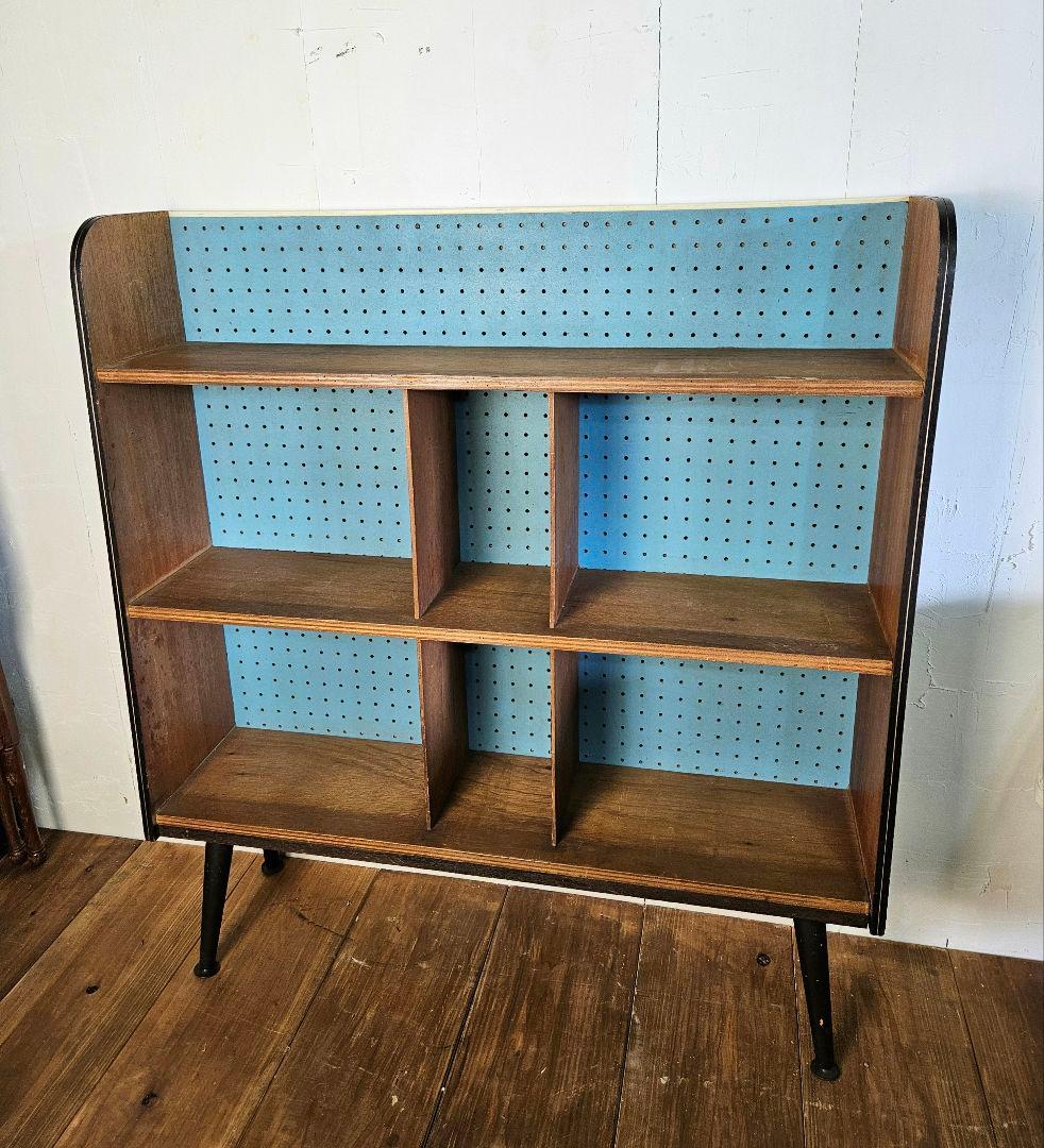 ジャパンヴィンテージ 昭和の古い飾り棚 ブックシェルフ 本棚 ラック 脚付き