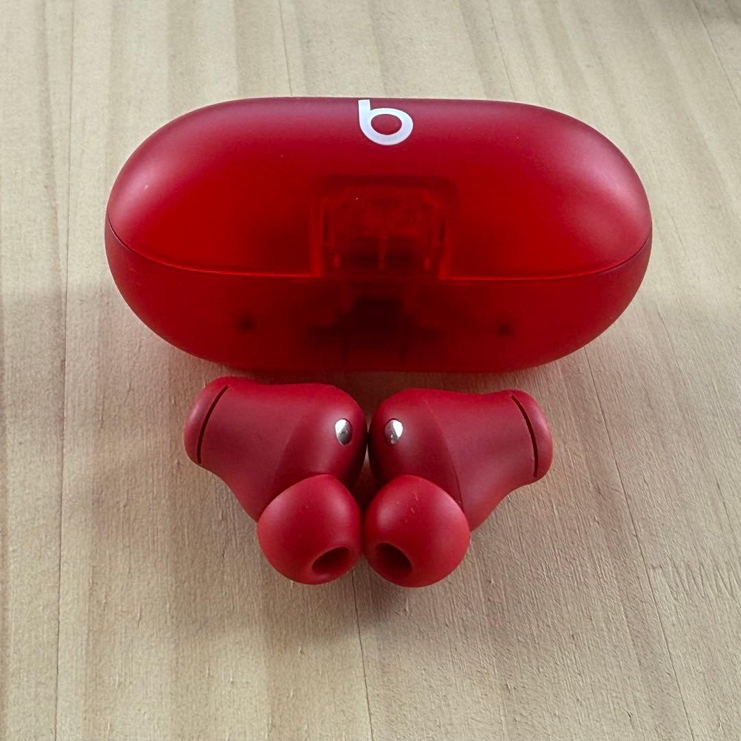 Beats Solo Buds トランスペアレントレッド