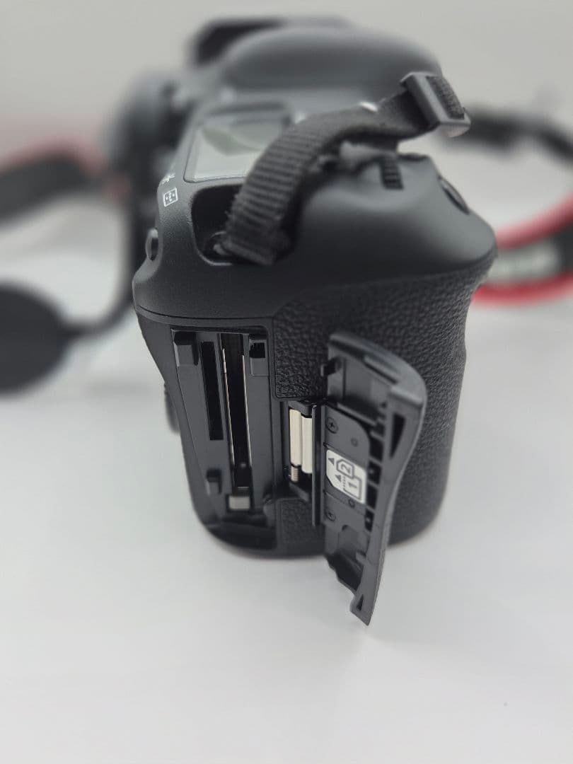 【美品】Canon EOS 7D Mark II ＋ バッテリーグリップ