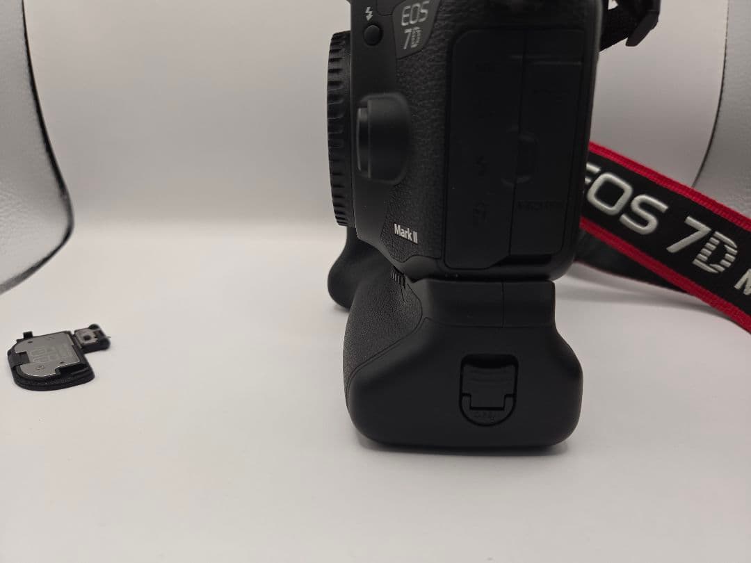 【美品】Canon EOS 7D Mark II ＋ バッテリーグリップ