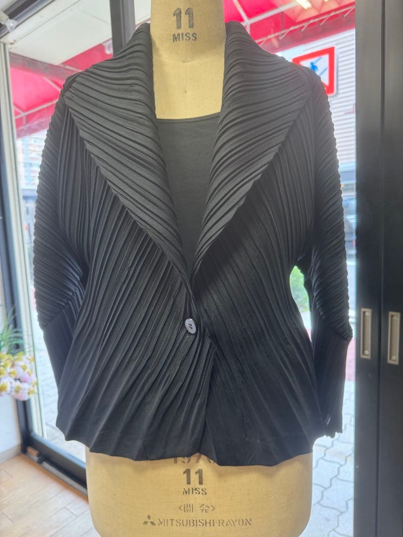 ISSEY MIYAKE ジャケット 黒