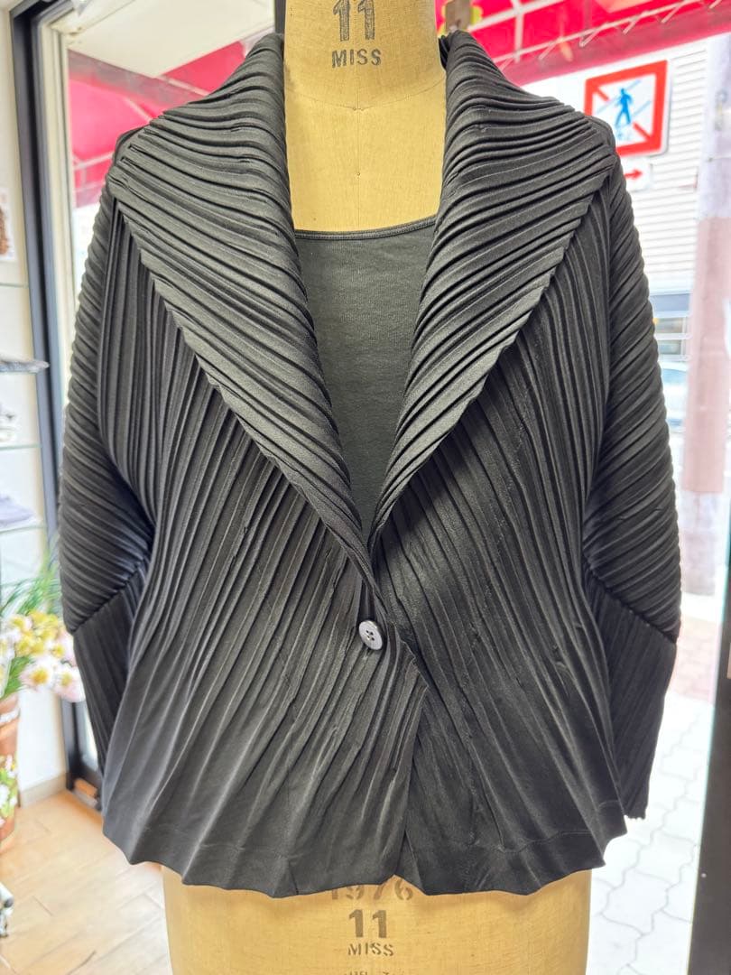 ISSEY MIYAKE ジャケット 黒