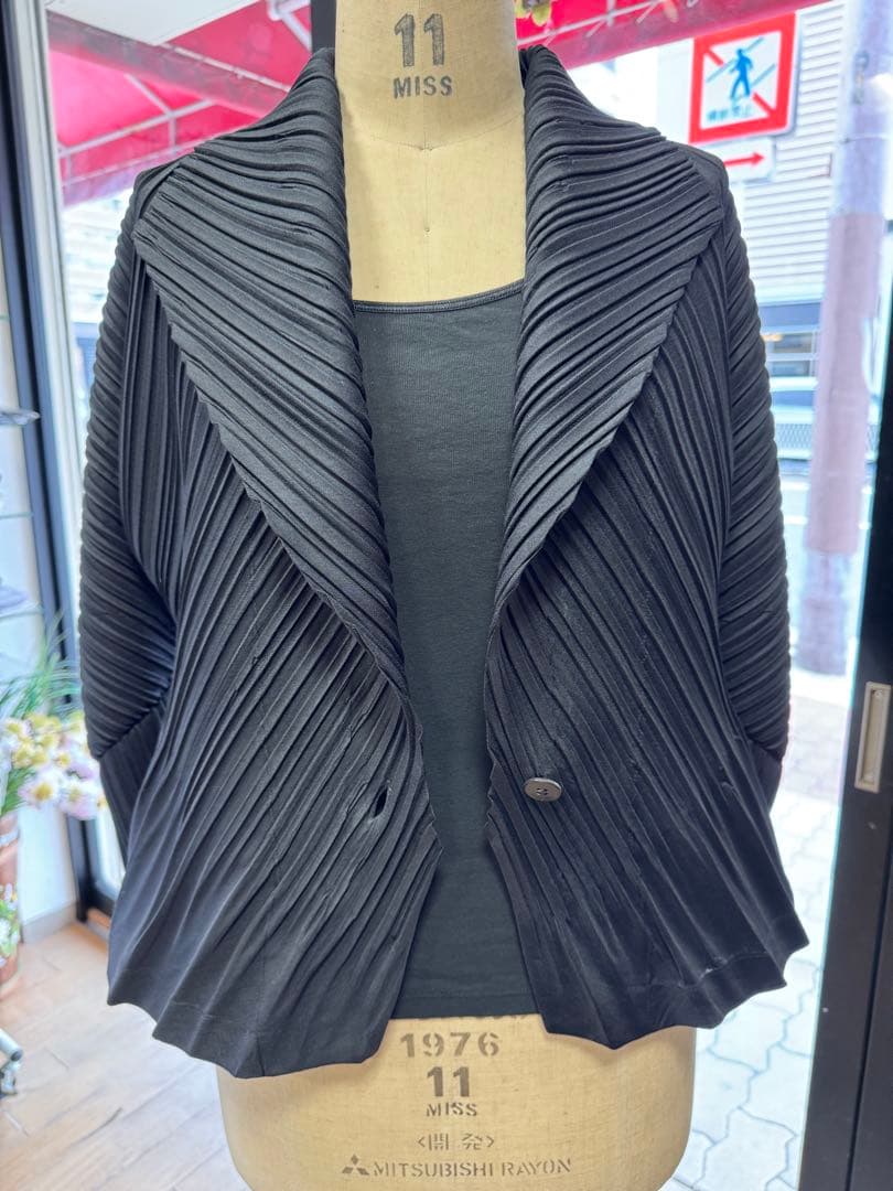 ISSEY MIYAKE ジャケット 黒