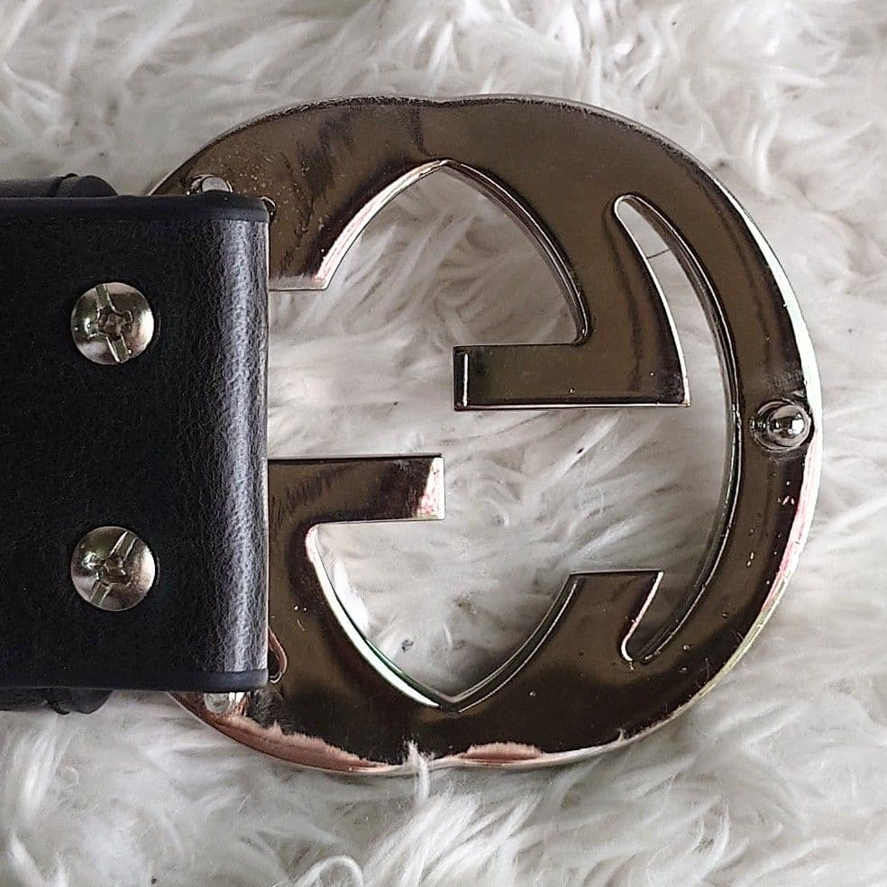 グッチ インターロッキング シルバー バックル レザー ベルト ロゴ金具 黒