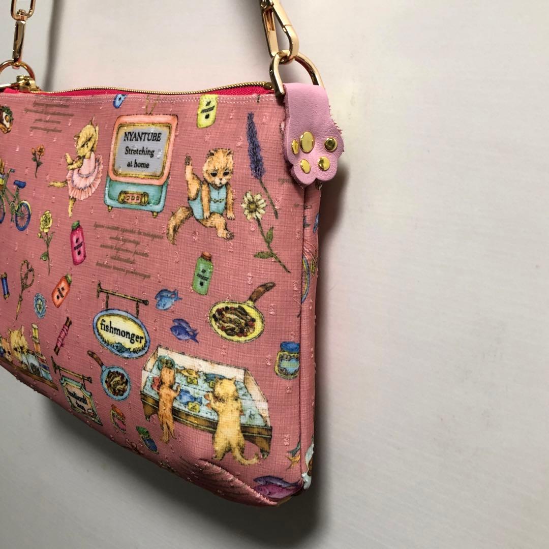 お取り置き　ハンドメイド　23cmマチありファスナーポーチ　４ニャンズ