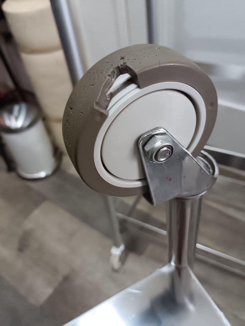 タカラベルモントステンレス3段ワゴン②