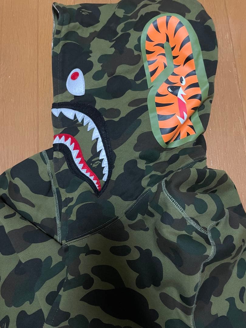 BAPE 迷彩サメフードパーカー Lサイズ
