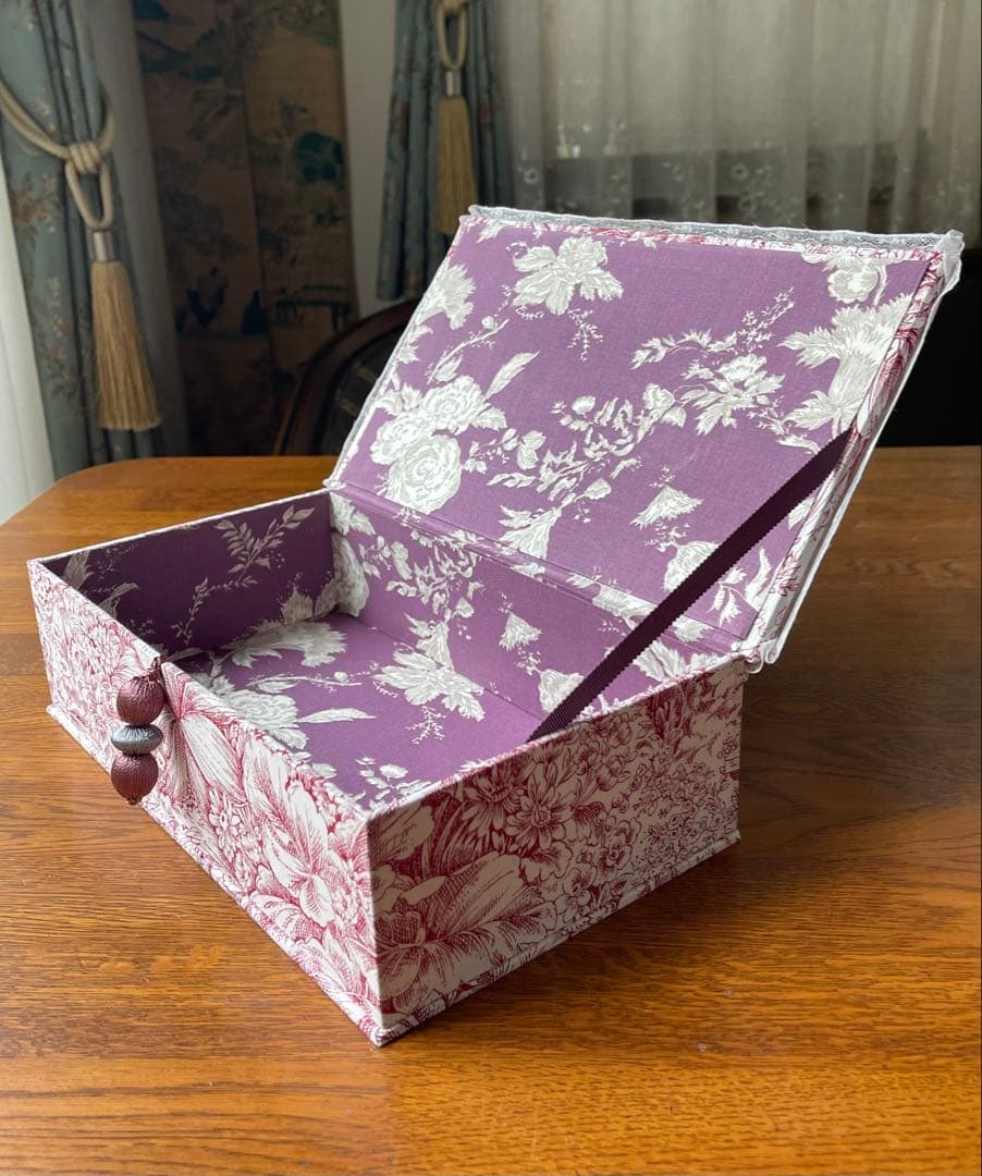 カルトナージュボックス　レアなアンティーク生地