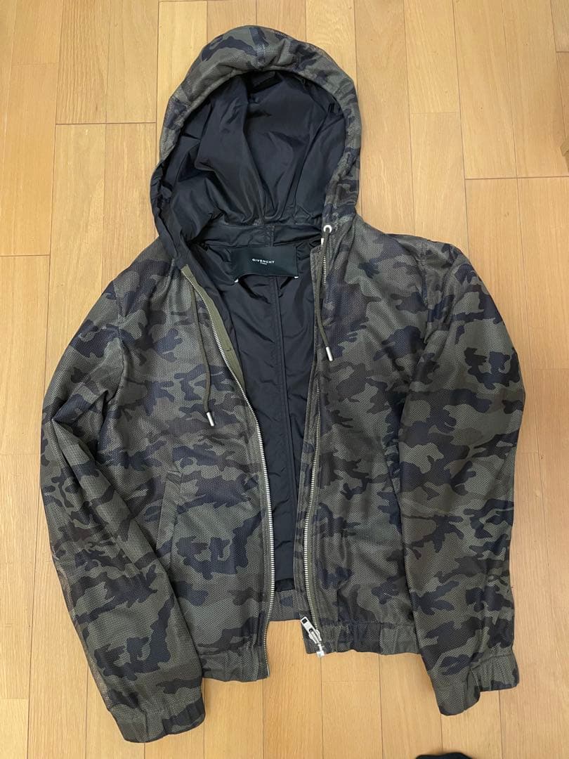 GIVECHY 迷彩柄ナイロンジャケット