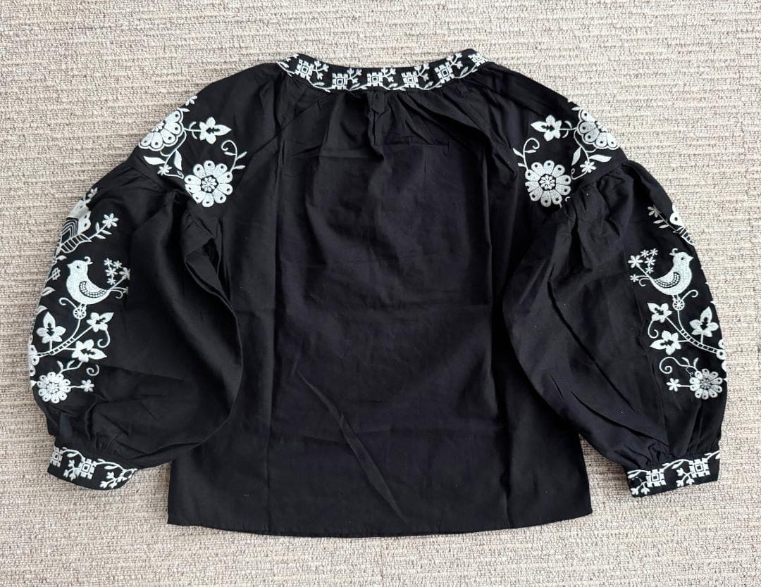 刺繍 ルーマニア 民族衣装 トップス ヴィシヴァンカ 刺繍ブラウス