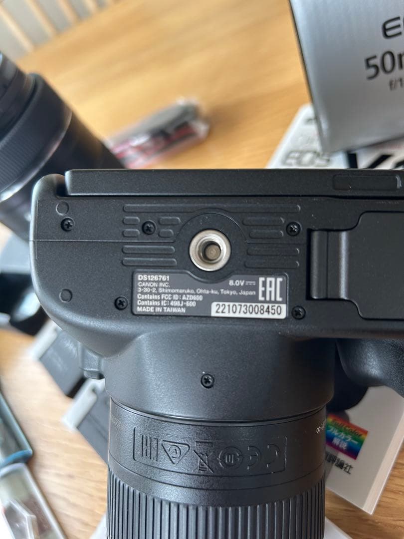 Canon EOS Kiss X10 デジタル一眼レフ