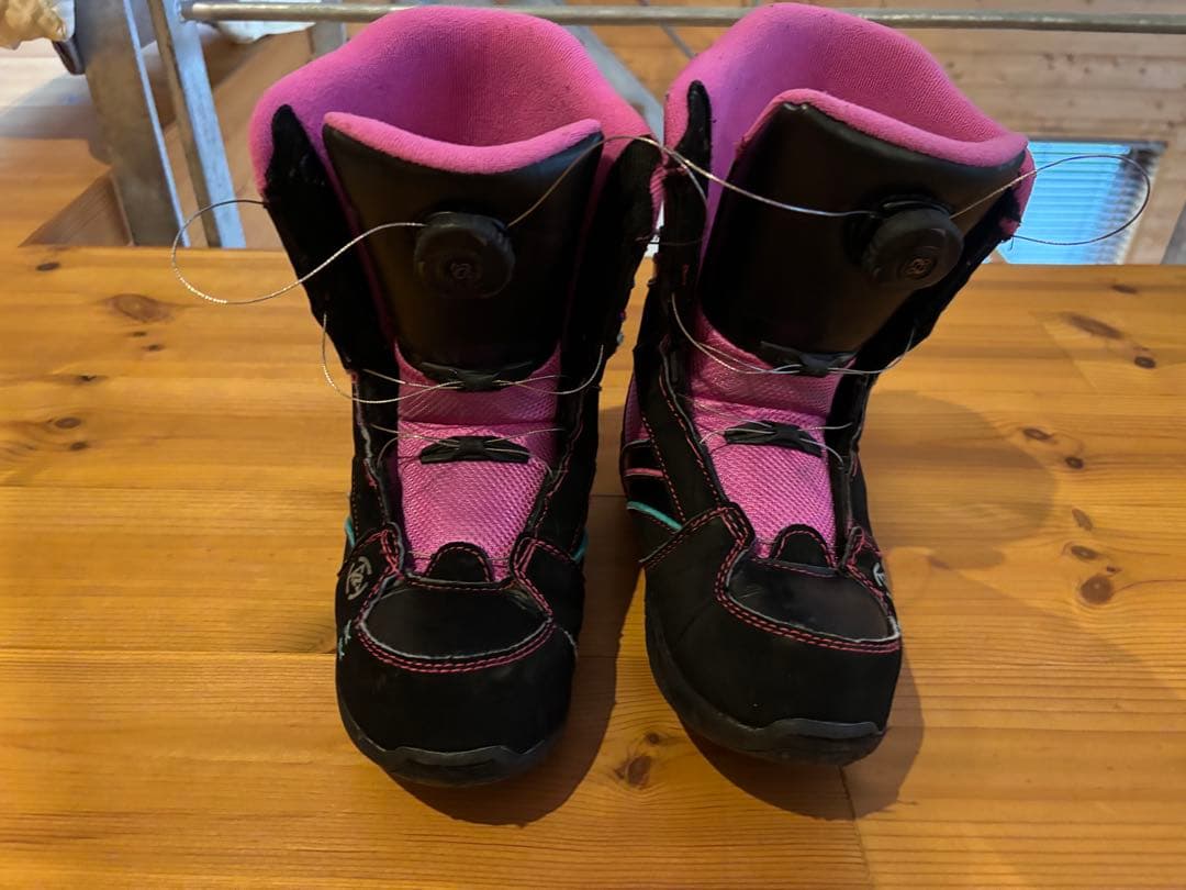 ロシニョールキッズスノーボード ビンディング 、ブーツ 、リーシュコードセット