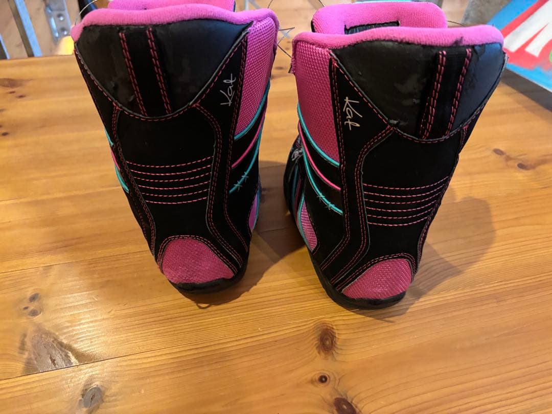 ロシニョールキッズスノーボード ビンディング 、ブーツ 、リーシュコードセット