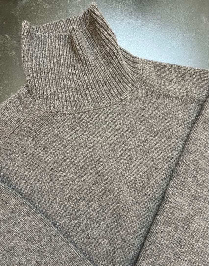 アニュアンス　HAMILTONウールカシミヤタートルネックプルオーバー