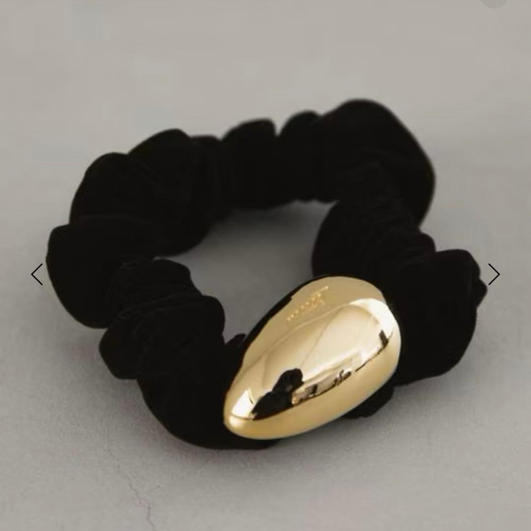 ＜LETICIA＞エッグ ベルベット シュシュ　ブラック