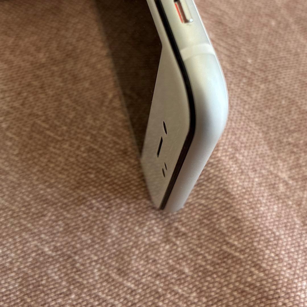 Apple iPhone SE2 ホワイト 本体　カバー付き　箱付き