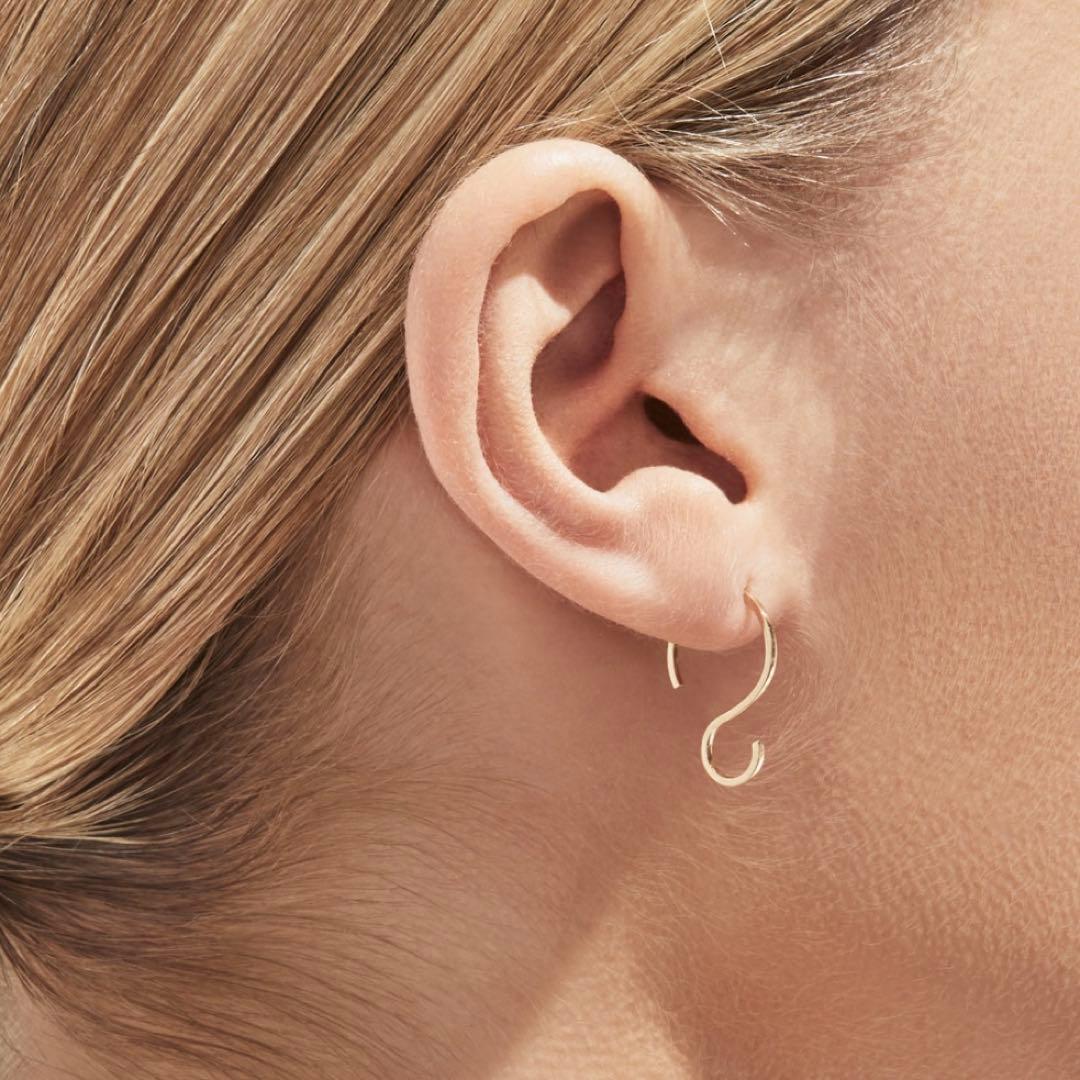 shihara S字 ピアス K18 小