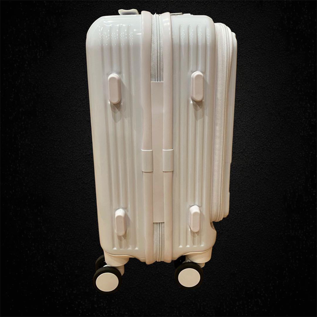 新品級✨innovator INV30 ホワイト キャリーケース 21L