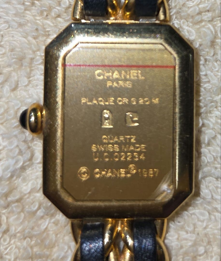 CHANEL プルミエール М 裏面純正保護シール付き