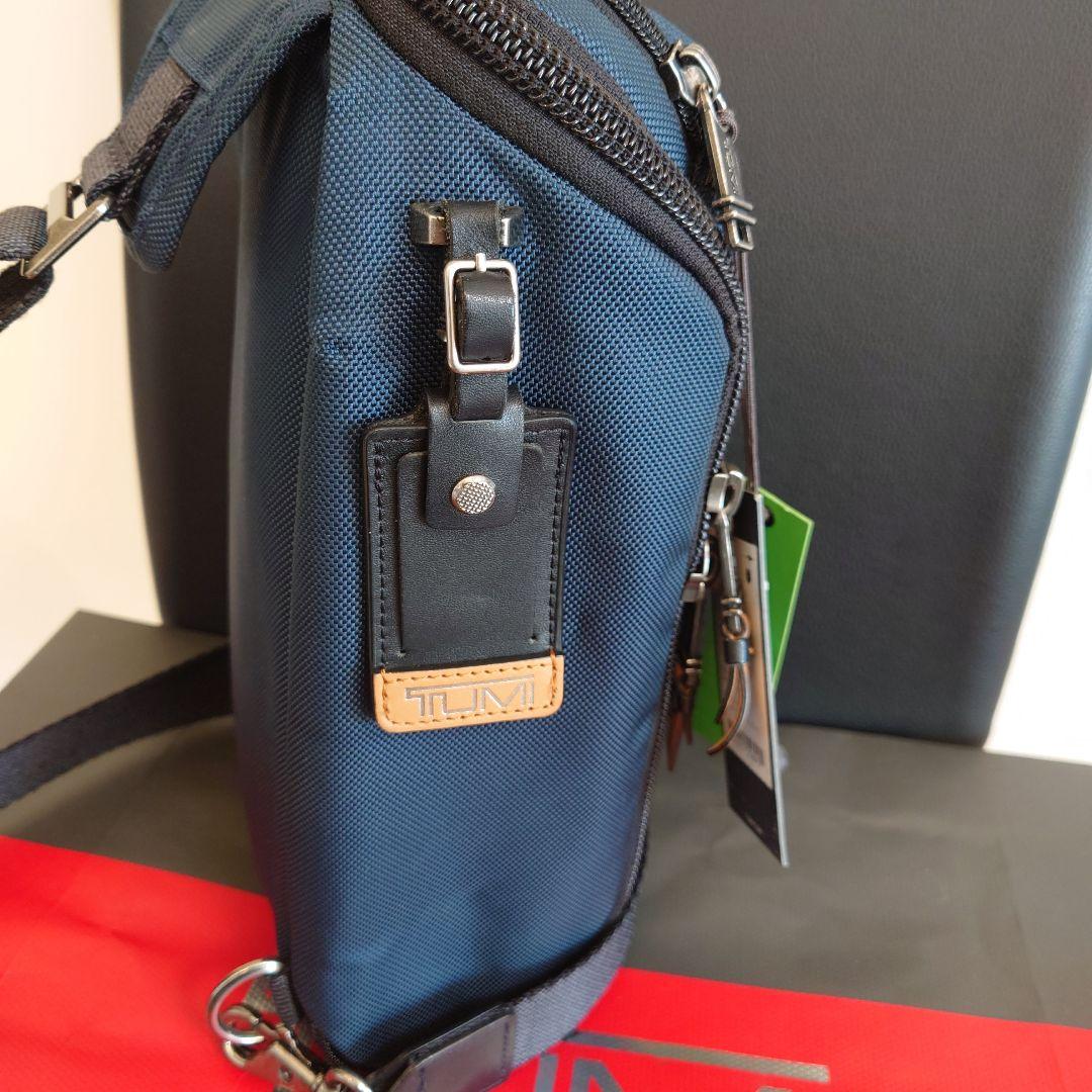 【正規品超美品】TUMI 232399NVYRE ケリー スリングバッグ