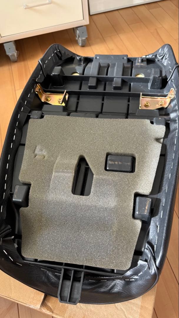 ゼファー750 PMC製z2シートあんこ抜き