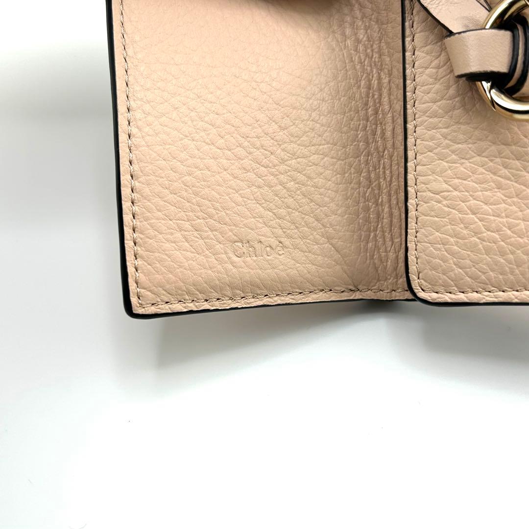 ✨極上美品・箱保存袋付き✨　クロエ　三つ折り　アルファベット　チャーム　レザー