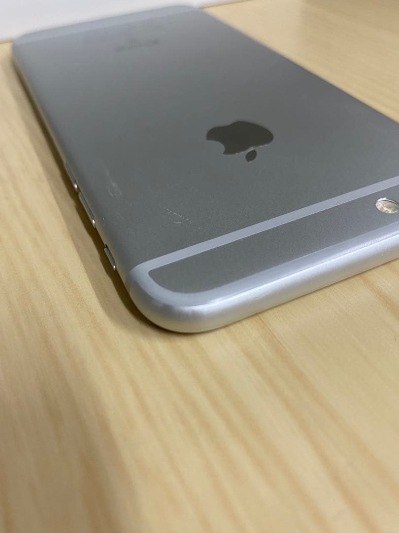 ④美品 ドコモ iPhone6s シルバー 64GB バッテリー最大容量100%