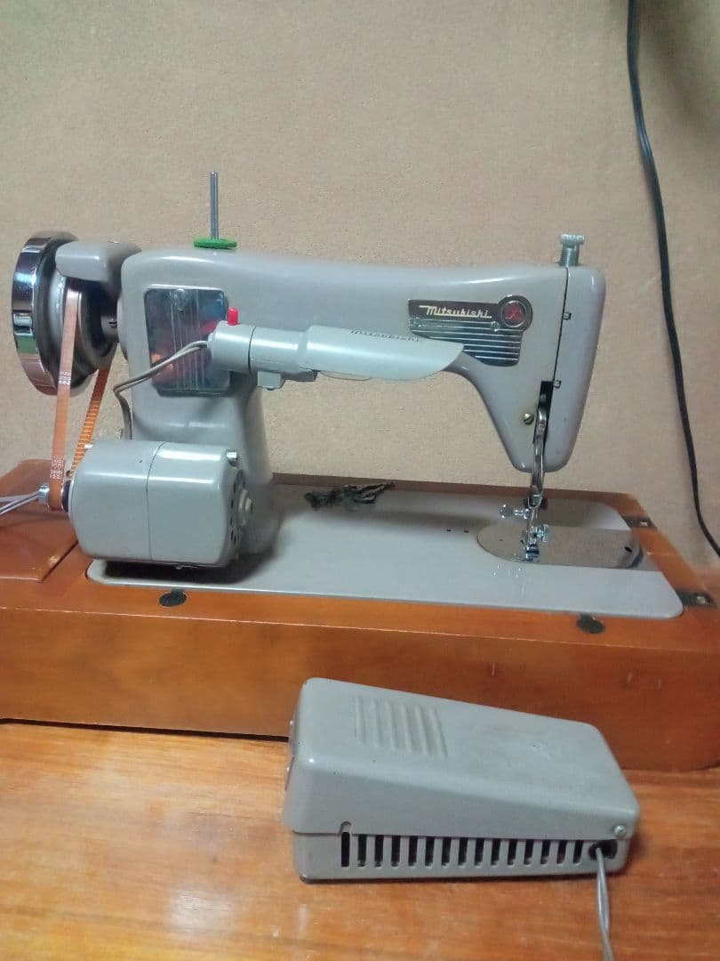 ヴィンテージ MITSUBISHI ミシン HA2