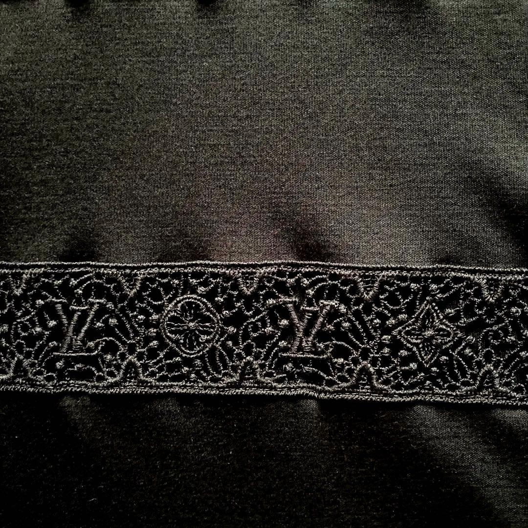 【試着のみ　極美品】シルク混　ルイヴィトンブラウスブラック　Ｌサイズ　黒　レア品