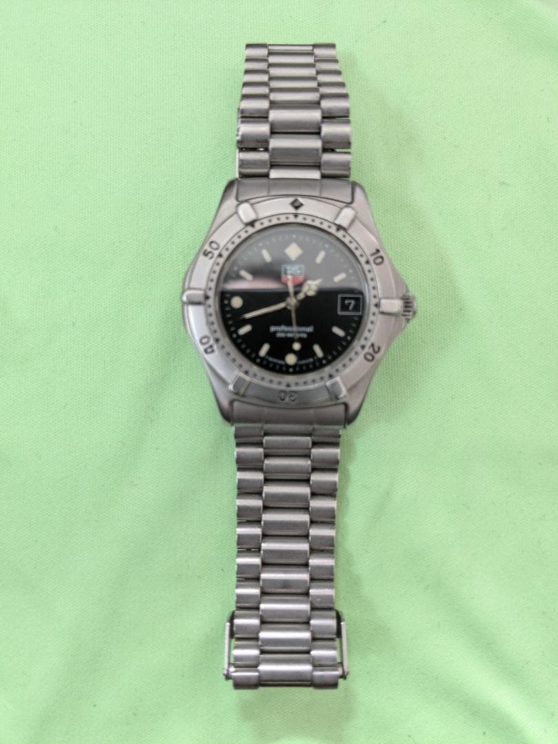 とことこ　　　美品TAG HEUER プロフェッショナル 200Mクォーツ